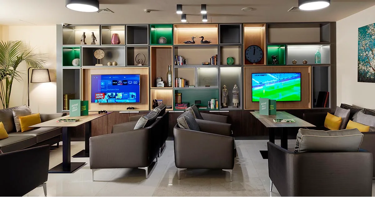 Holiday Inn Athens, 4* – Open Lobby Concept