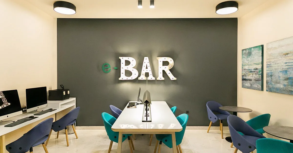 Holiday Inn Athens, 4* – Open Lobby Concept