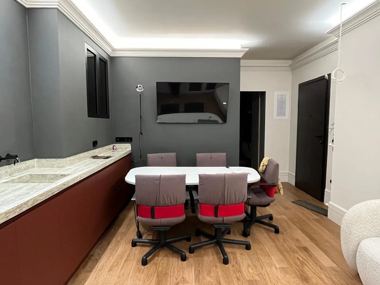 Hospitality Atelier, Κολωνάκι
