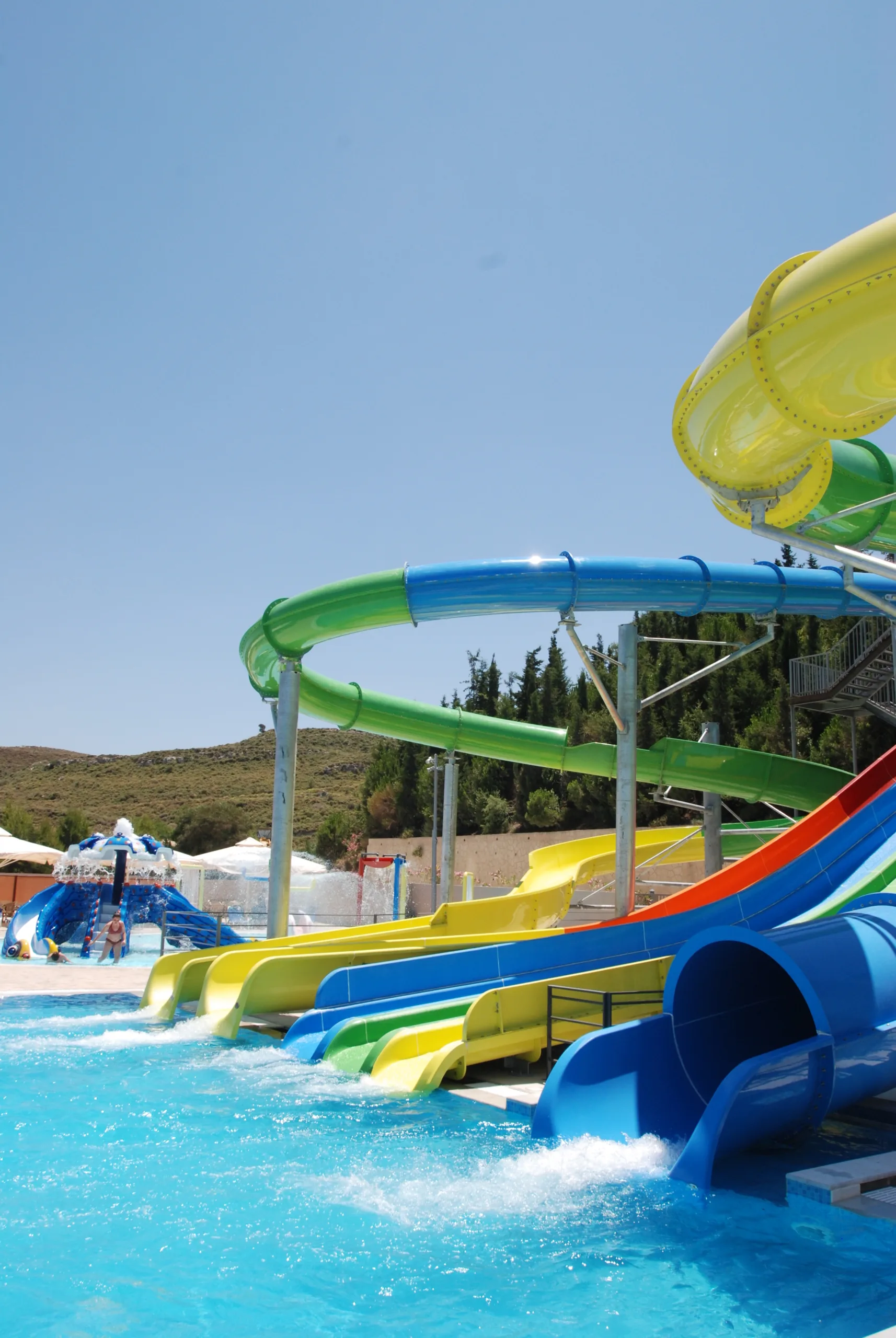 Υδάτινο Πάρκο και Υπαίθριο Θεματικό Θέατρο