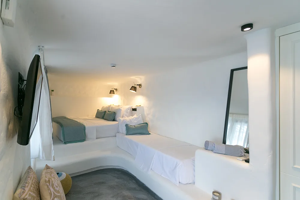 Pefkaki Boutique Hotel, Λουτράκι, 4*