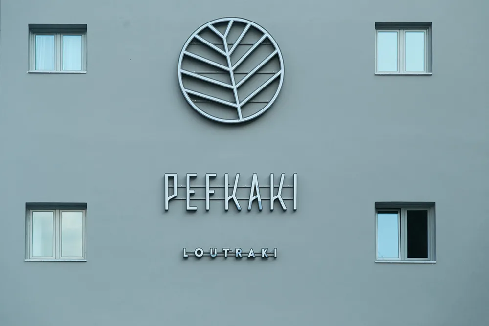 Pefkaki Boutique Hotel, Λουτράκι, 4*