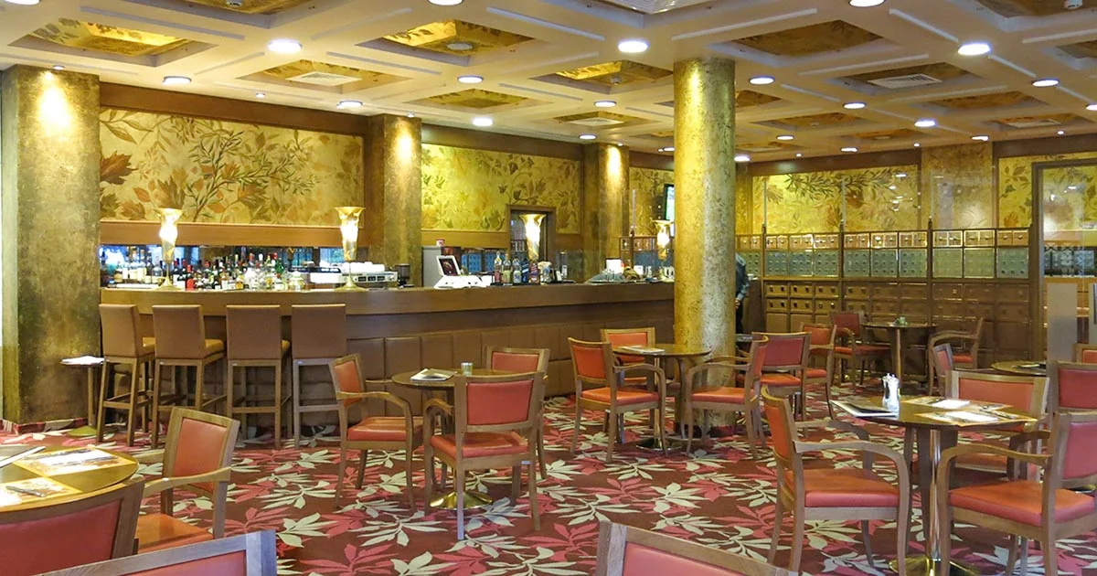 Holiday Inn Athens, 4* – Open Lobby Concept